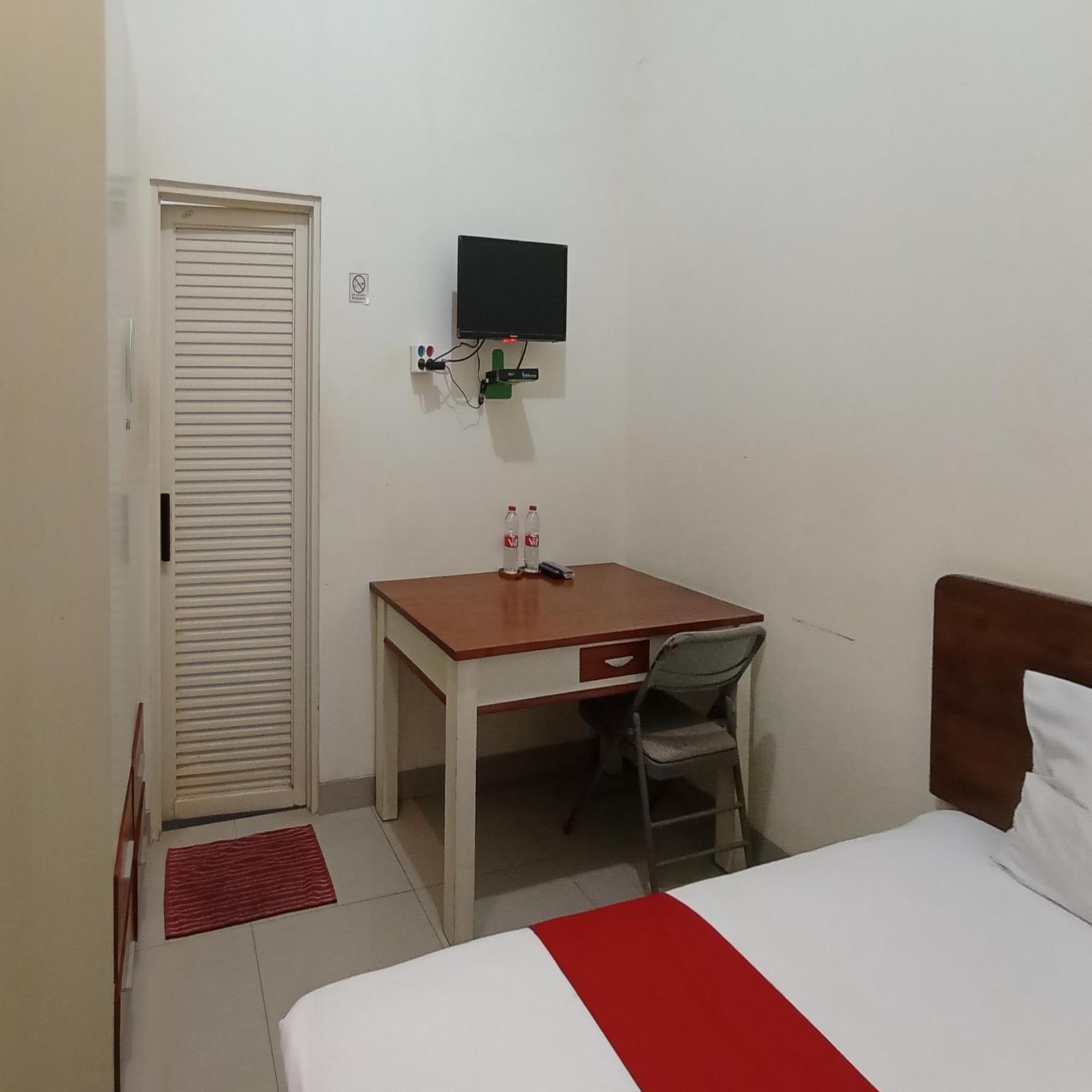 Reddoorz At Syariah House Purwokerto Hotel Exterior photo