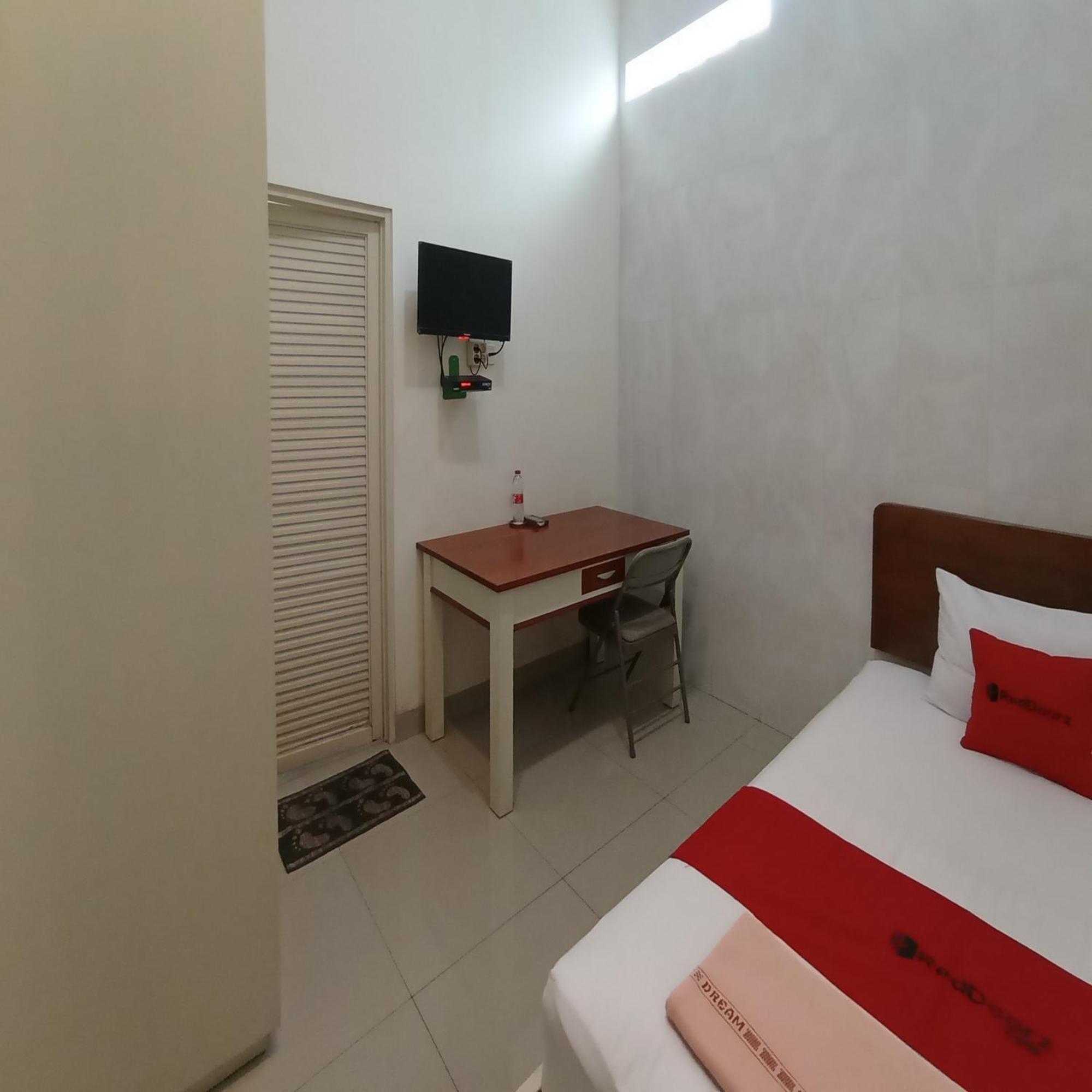 Reddoorz At Syariah House Purwokerto Hotel Exterior photo