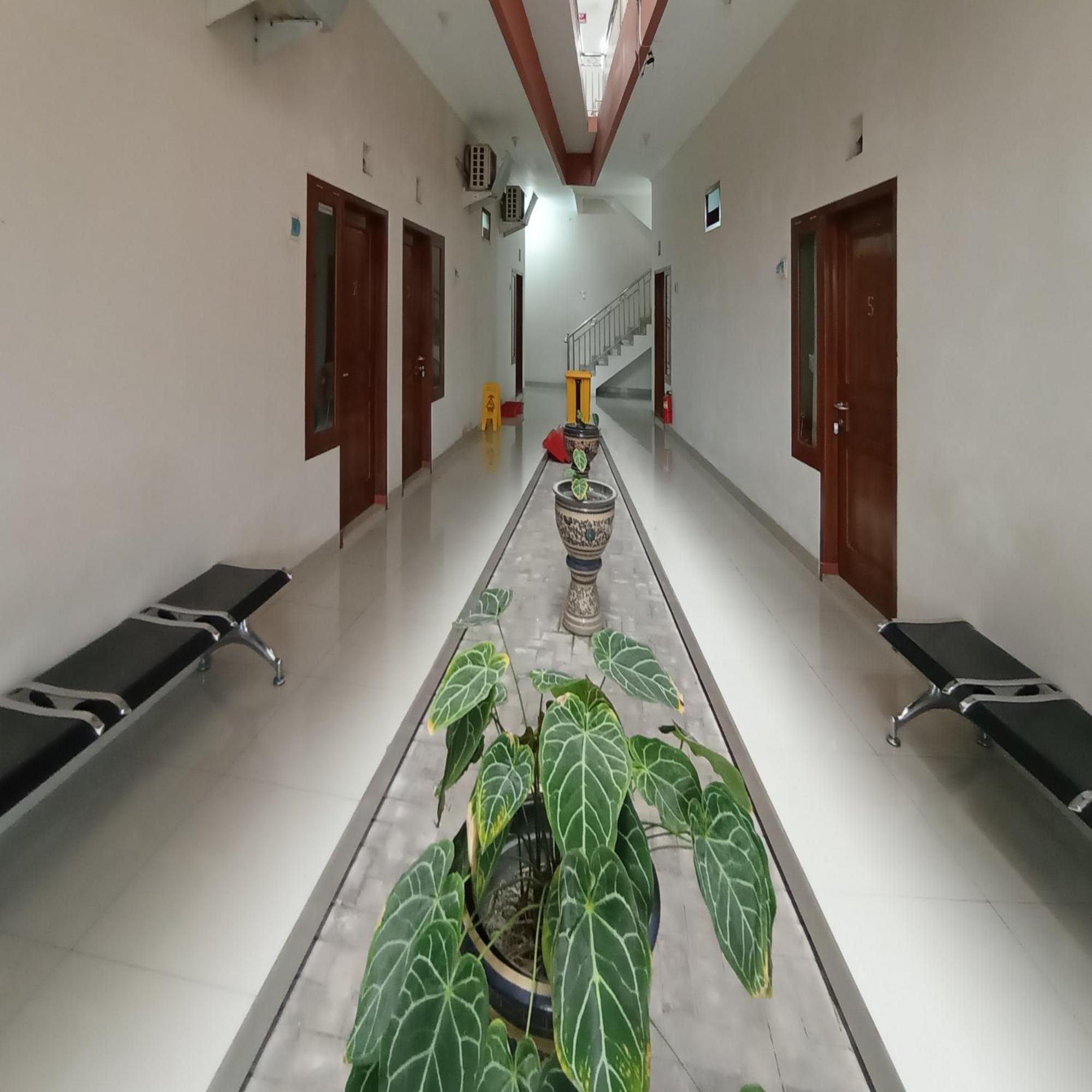 Reddoorz At Syariah House Purwokerto Hotel Exterior photo